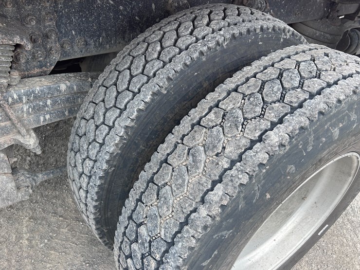 2016-western-star-4700-image-11