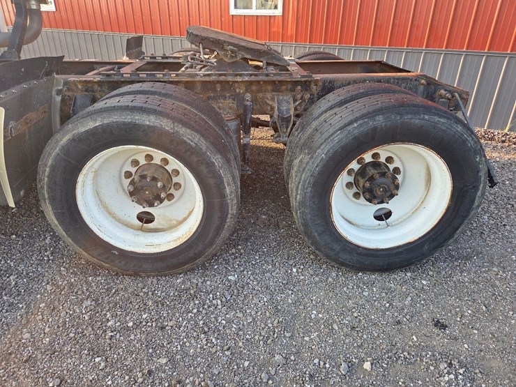 1999-mack-ch613-image-18