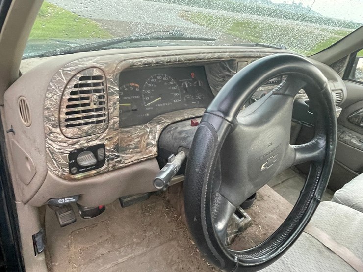 1996-chevrolet-3500-image-32