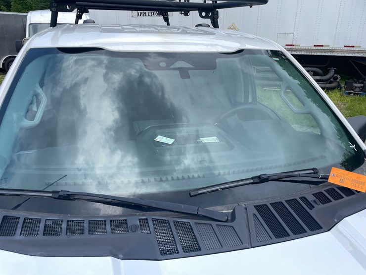 2023-ford-f150-xl-image-16