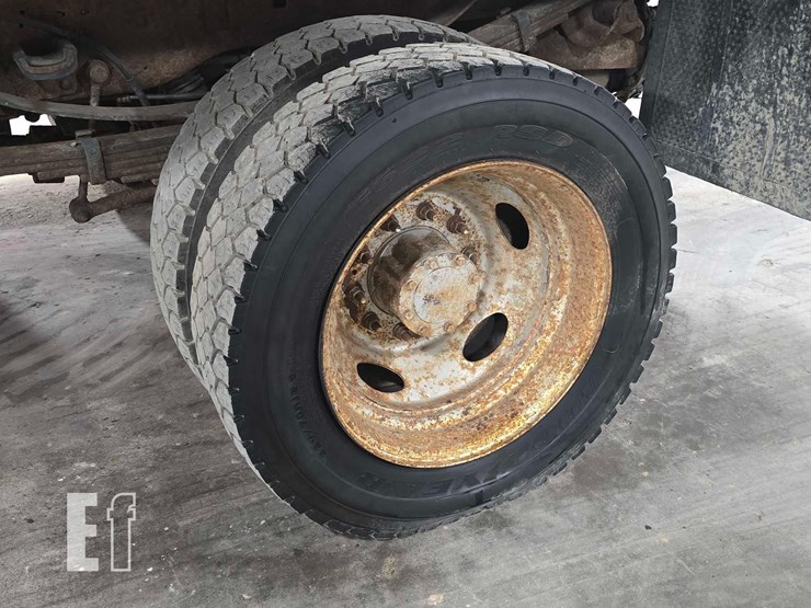 2008-ford-f550-image-23