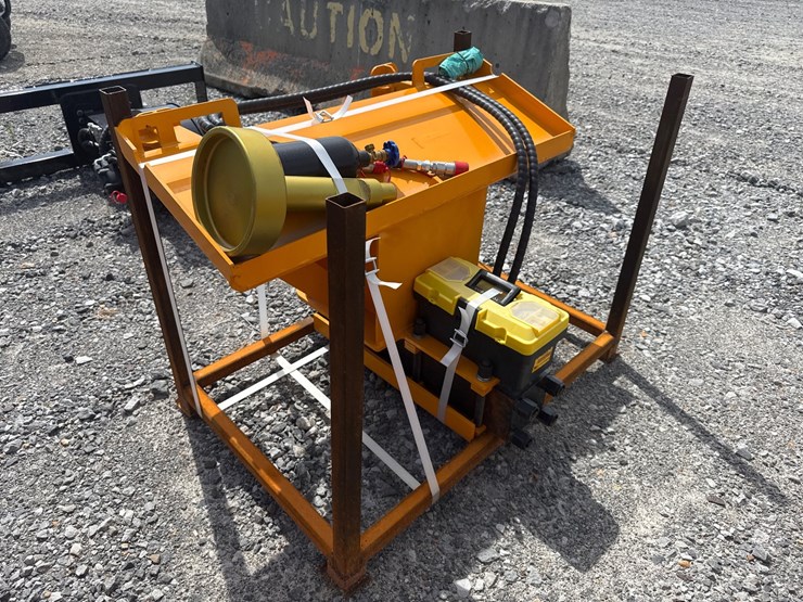 #2001-•-unused-future-sd680-skid-steer-pile-hammer-adzc680260581-inv#48824-image-4