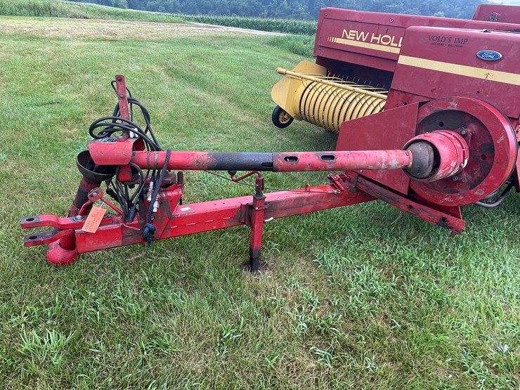 new-holland-570-image-21