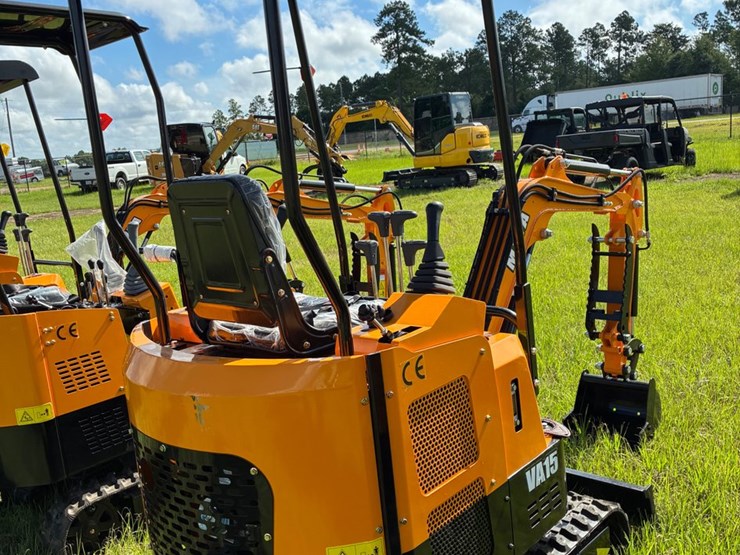#9933-•-miva-va15-mini-excavator-image-3
