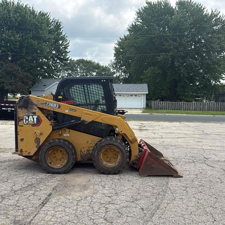 2021 CATERPILLAR 236D3