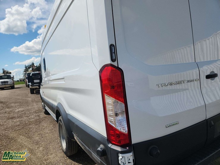 2016-ford-transit-image-36