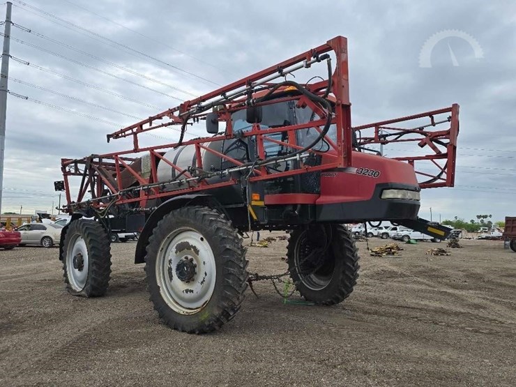 2013-case-ih-patriot-3230-image-2