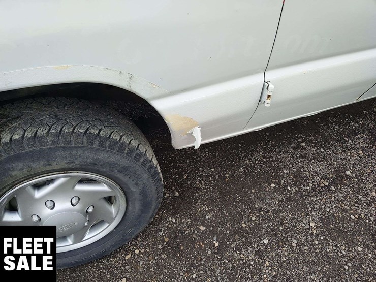2014-ford-cargo-image-38