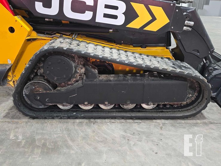 2022-jcb-3ts-8t-image-27