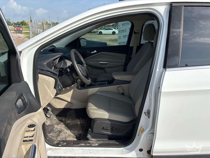 2017-ford-escape-image-11