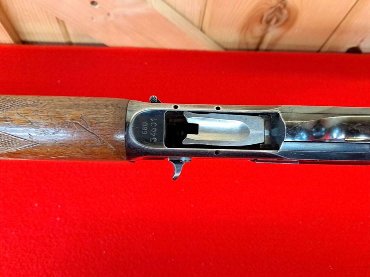 browning-a5-light-twelve-12-gauge-semiauto-shotgun-image-10