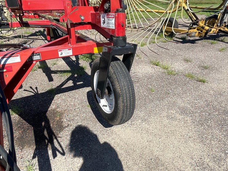 #1028-•-h&s-(12)-wheel-rake-image-19