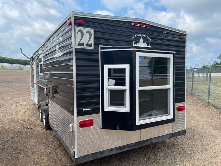 #5815-•-2012-ice-castle-ml-edition-ice-house/camper-(sells-with-paperwork-to-obtain-title)-image-2