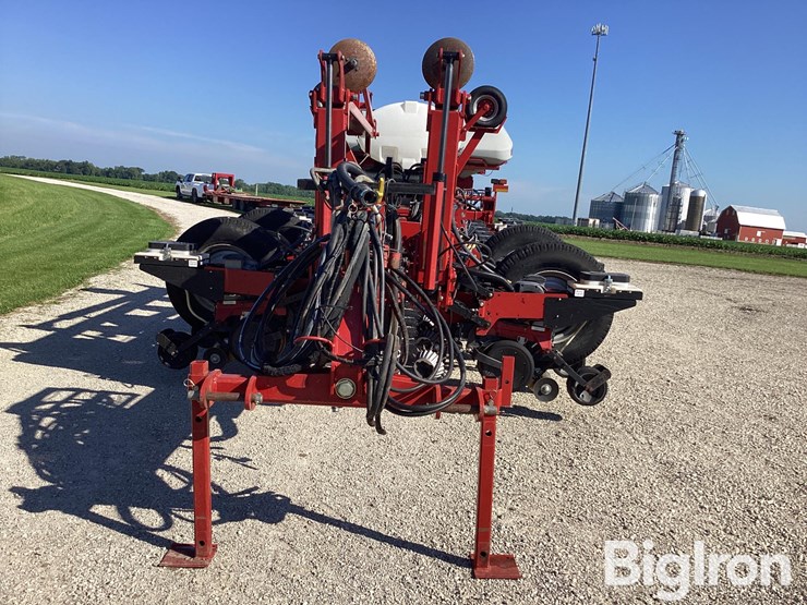 2014-case-ih-1255-image-2