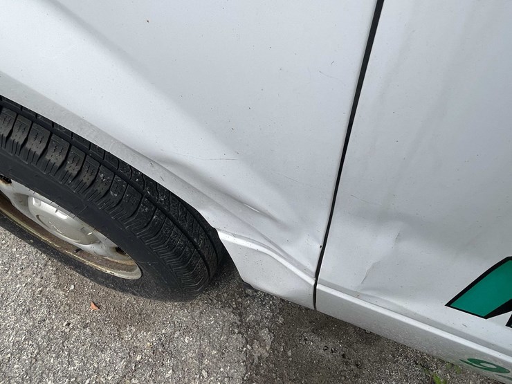 2014-ford-f150-xl-image-40