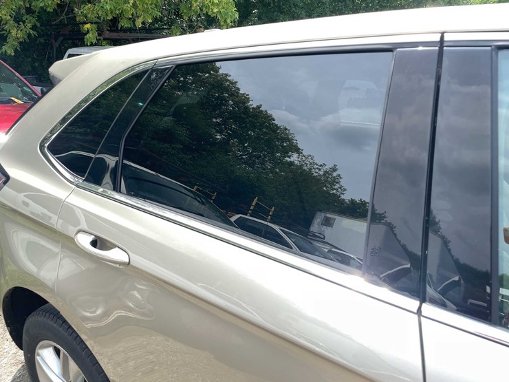 2018-ford-edge-sel-image-22