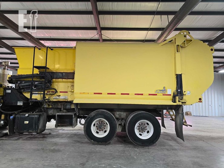 2016-mack-leu613-image-18