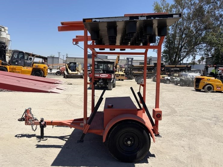 2011-myers-and-sons-hi-way-safety-arrowboard-trail-image-2