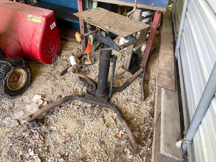 #3319-•-hydraulic-stand-on-wheels-image-4