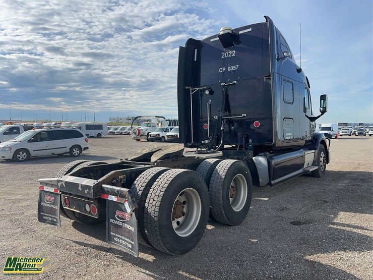 2012-peterbilt-587-image-4