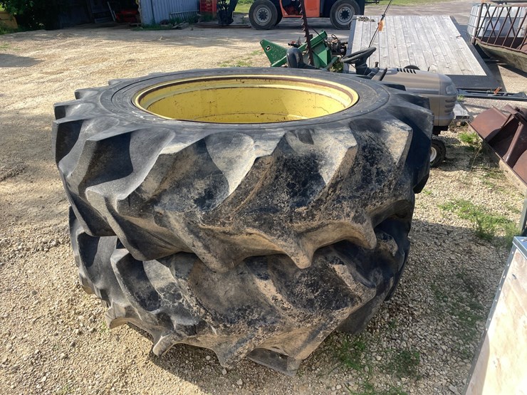 #2039-•-john-deere-tractor-duals-image-5