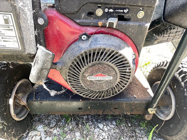 #3322-•-yard-machines-chipper-image-11