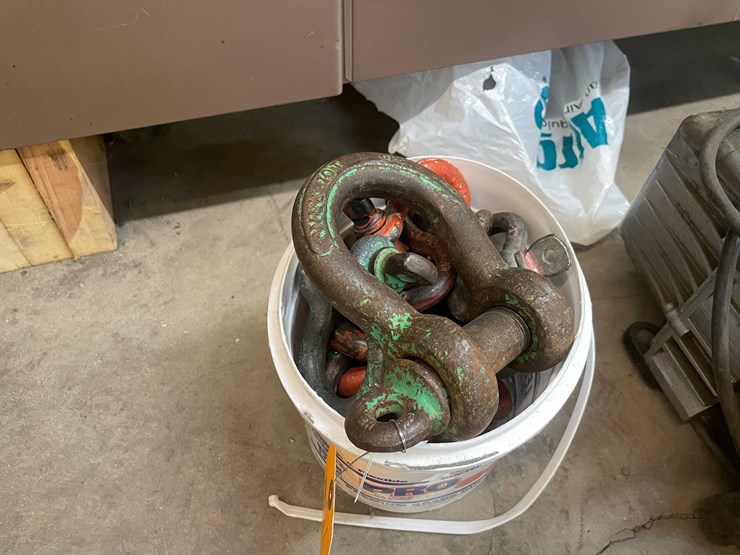 #4075-•-assortment-of-clevis's-image-2