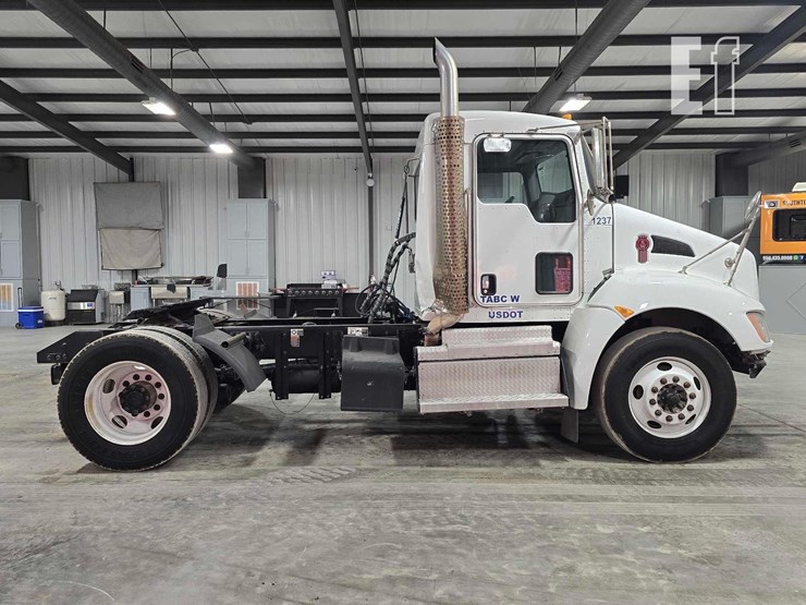 2020-kenworth-t370-image-6
