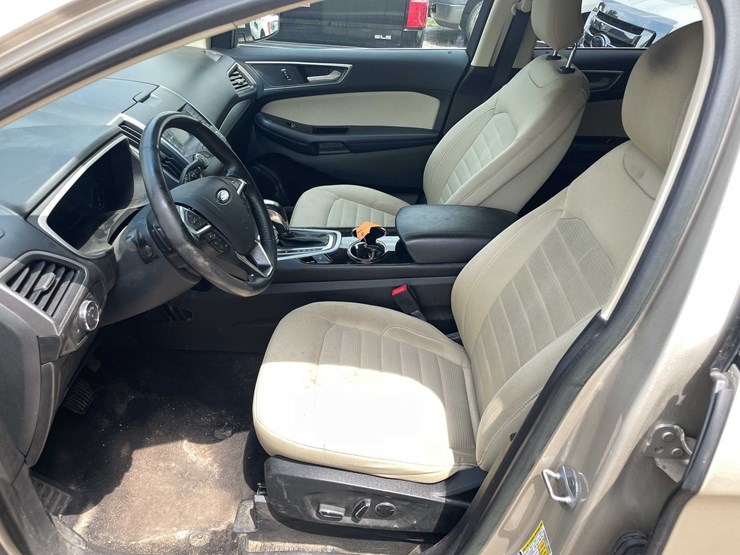 2018-ford-edge-sel-image-41