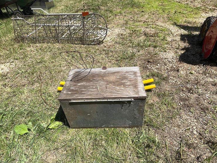 #3323-•-cub-cadet-lawn-tractor-brush-guard,-rug-beater,-and-metal-storage-box-image-6