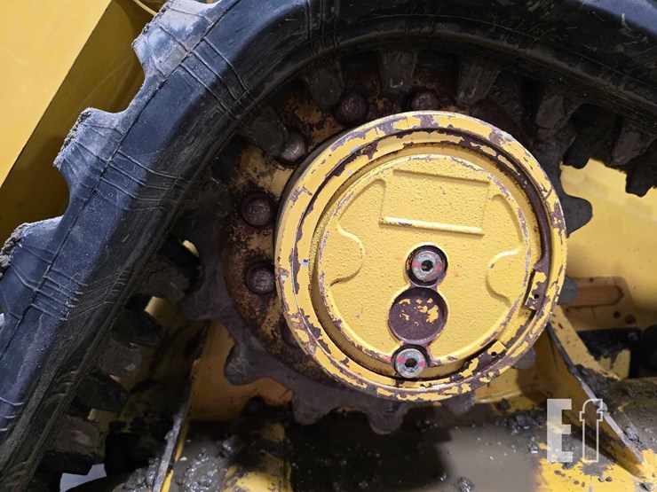 2021-caterpillar-239d3-image-30