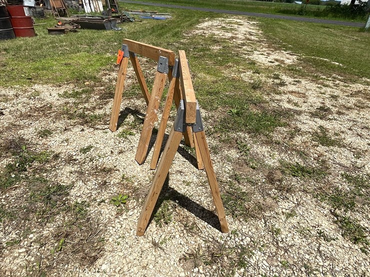 #3338-•-(2)-menards-wood-sawhorses-image-8
