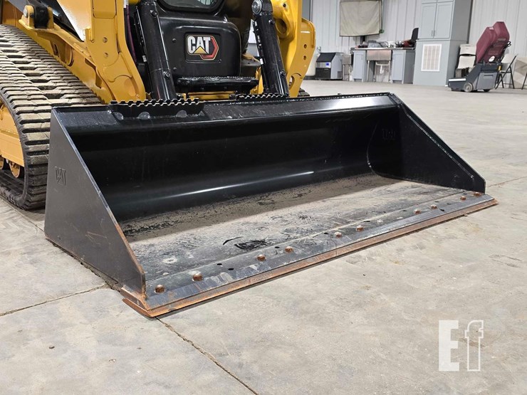2025-caterpillar-255-image-10