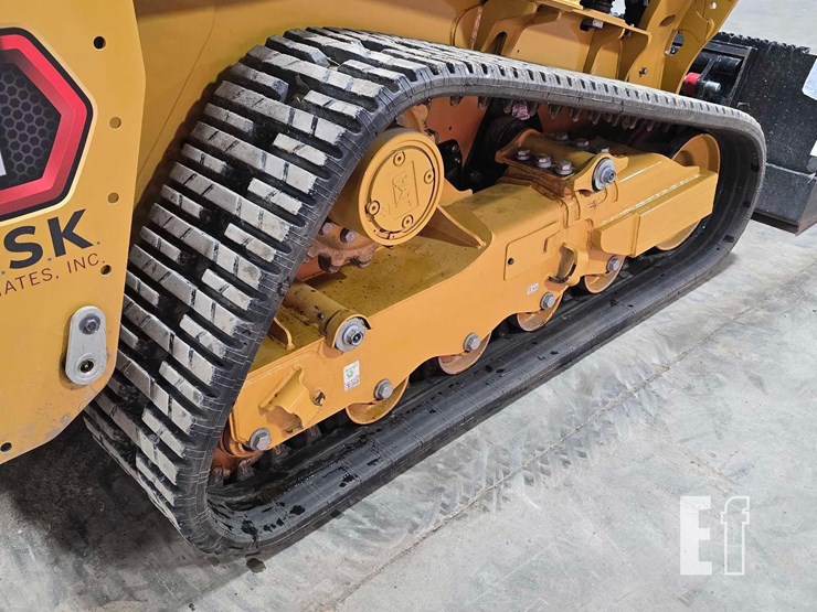 2025-caterpillar-255-image-38