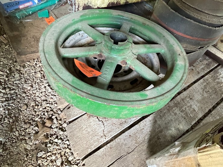 #3354-•-vintage-john-deere-belt-pulley-image-2