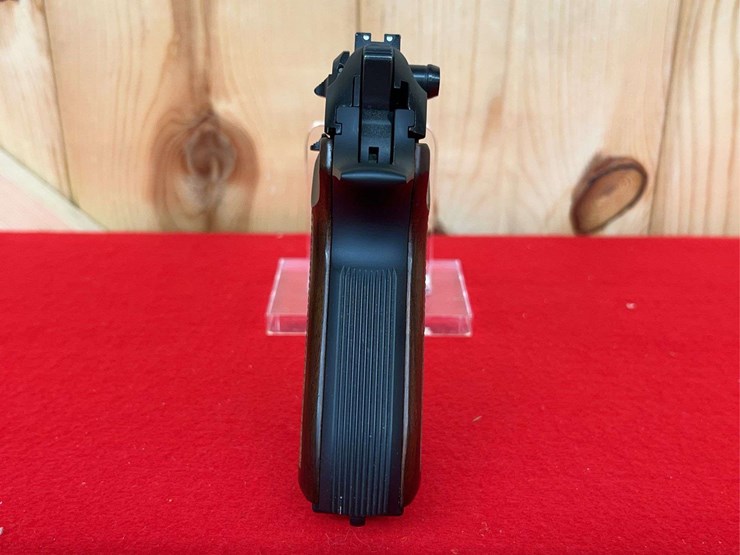 beretta-model-92fs-9mm-semiauto-pistol-image-4