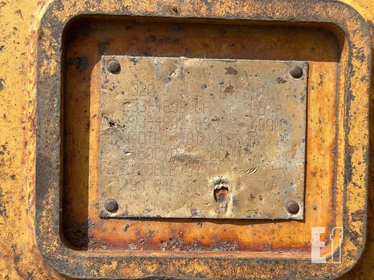 caterpillar-320gc-image-12