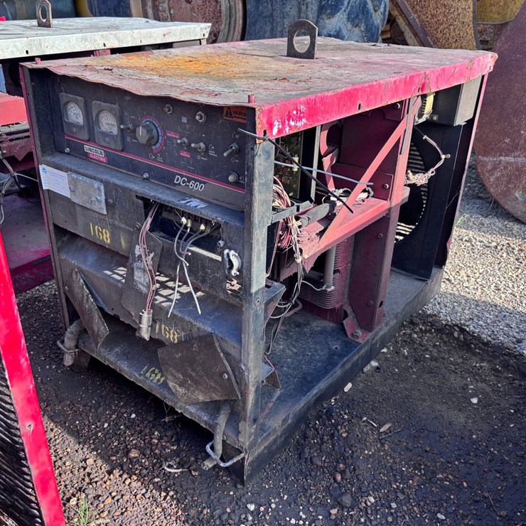 #39076 • LINCOLN ELECTRIC DC-600 WELDING MACHINE | FOR PARTS/REPAIRS