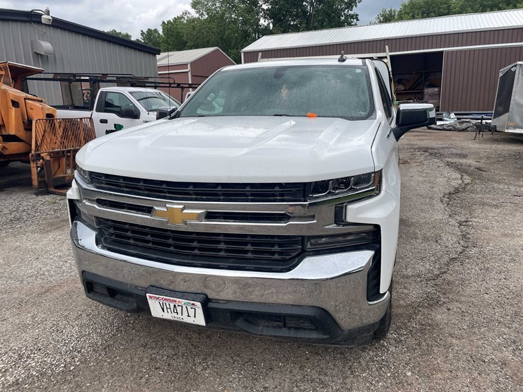 2020-chevrolet-1500-image-2