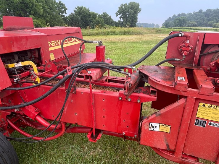 new-holland-570-image-13