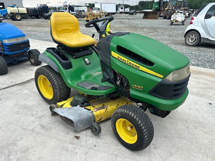 john-deere-la140-image-7