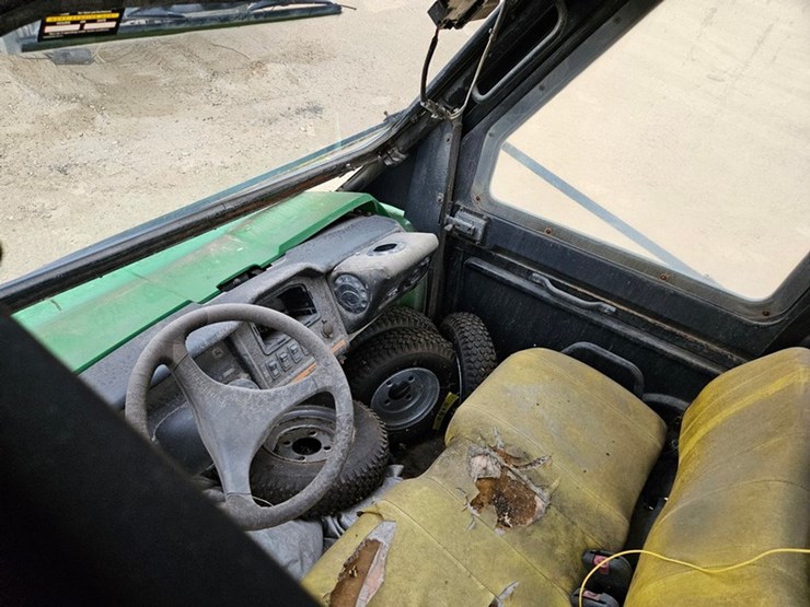 john-deere-gator-image-12