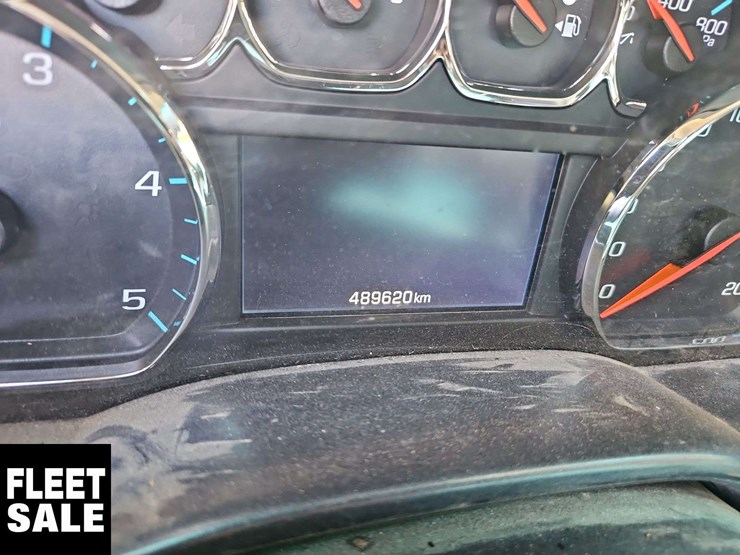 2015-chevrolet-silverado-2500hd-image-28