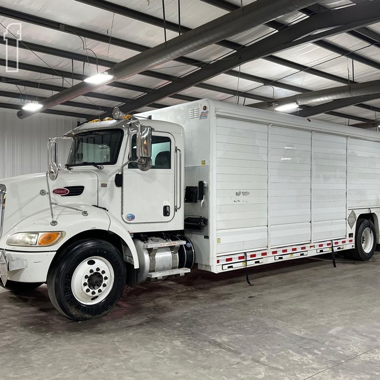 2015 PETERBILT 337