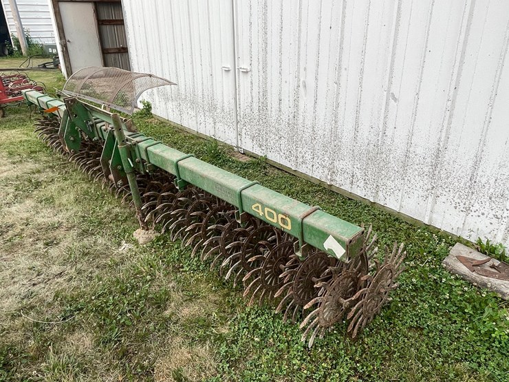 john-deere-400-image-1