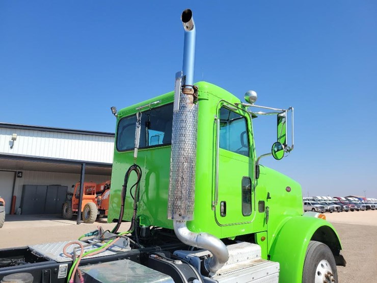 2014-peterbilt-365-image-11