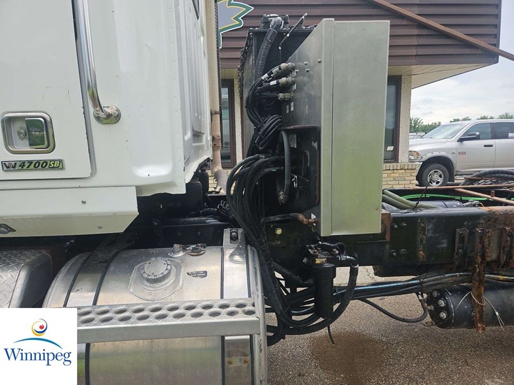 2014-western-star-4700-image-34