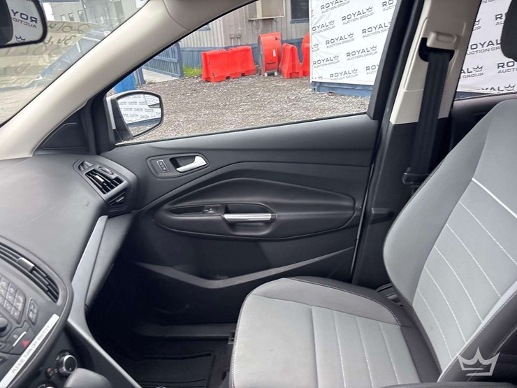 2014-ford-escape-image-13