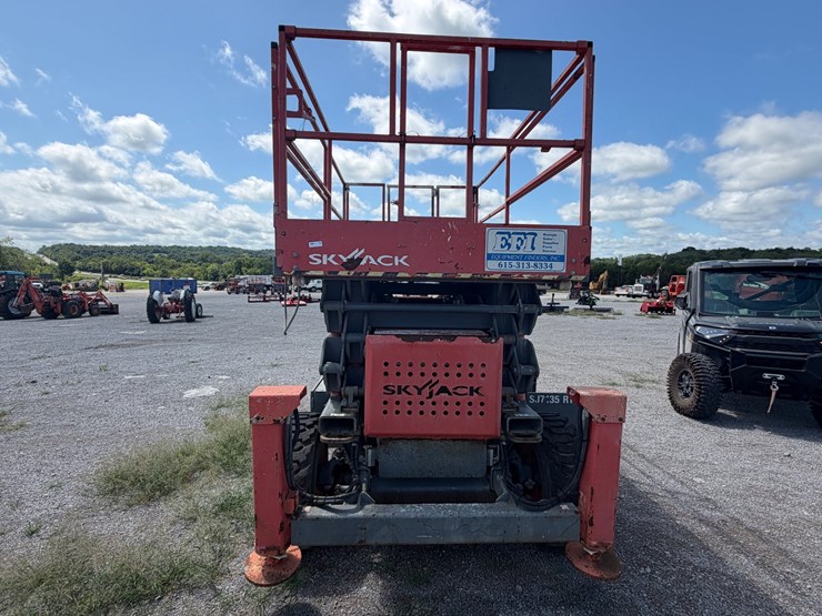 2014-skyjack-sj7135rt-image-12