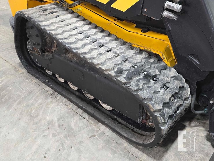 2022-jcb-3ts-8t-image-31